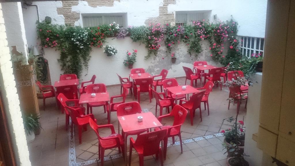 Hostal El Centro Huesca Exterior photo