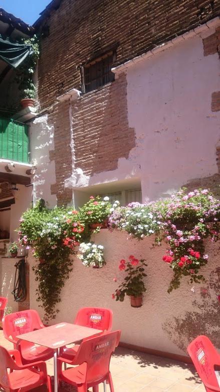 Hostal El Centro Huesca Exterior photo